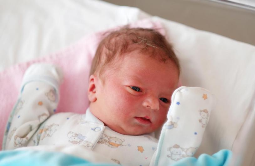 人流这种小手术都用了全麻，而剖宫产却用半麻？这是怎么回事呢？