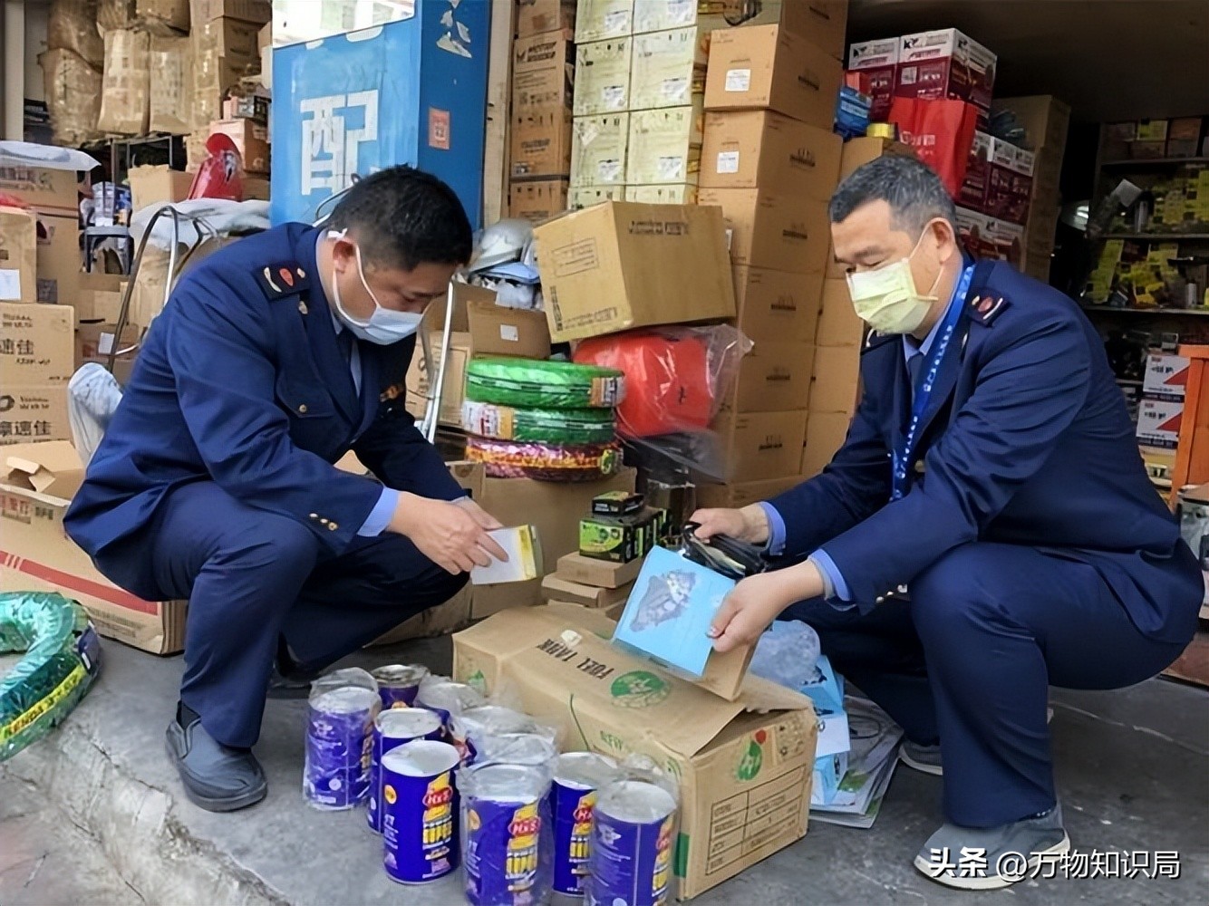 8岁男孩眼球融化荧光棒,小孩眼珠熔化视频