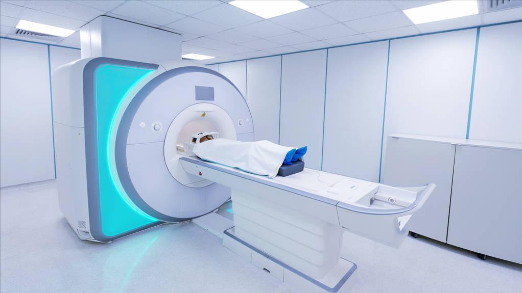 女性屁股中间毛太多，正常吗？能不能直接剃掉？医生劝你手下留情