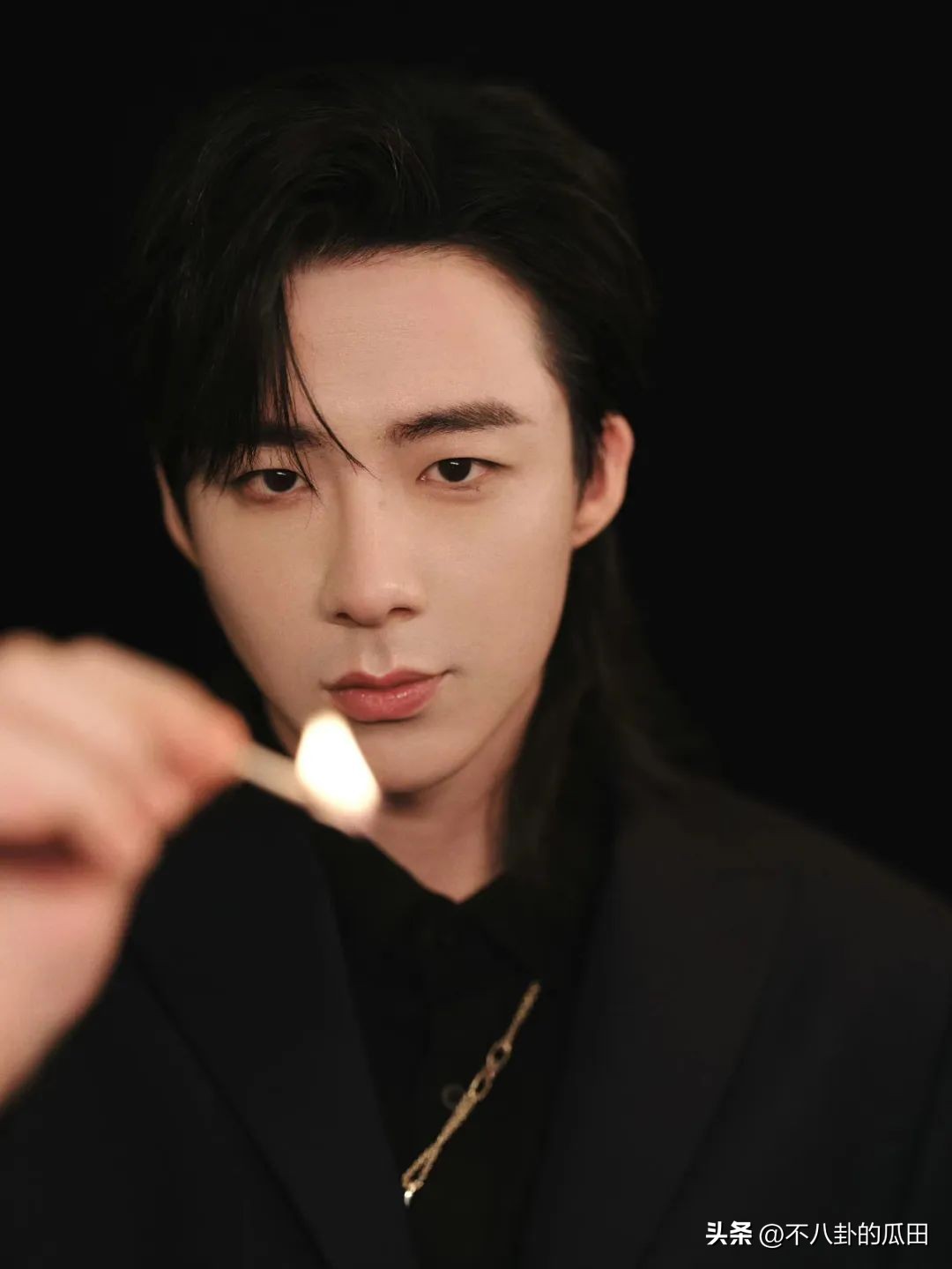 来瓜！知名男星被曝离异有娃，年龄造假，狗仔喊话不要瞒着粉丝