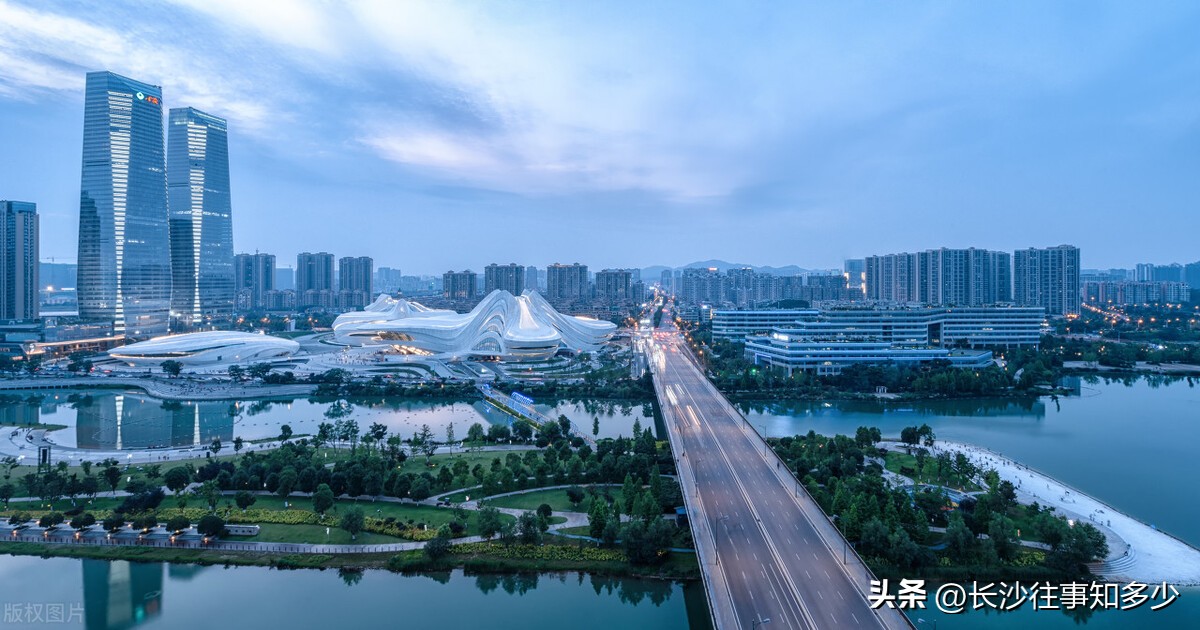 高考成绩一出，长沙房产*局骗**就戳爆了，尤其是被吹上天的梅溪湖