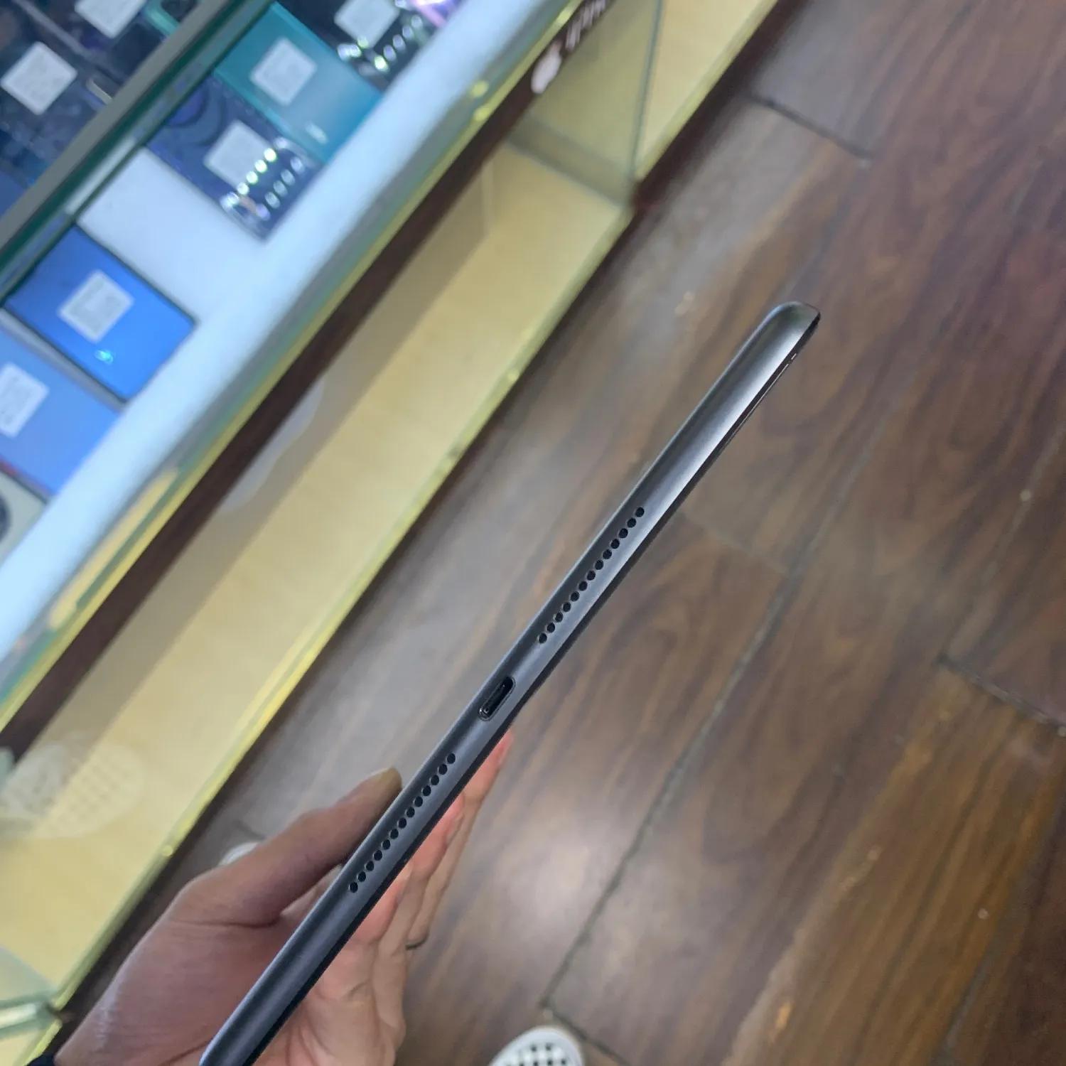 两千元以下适合打吃鸡的平板,苹果两千元平板推荐