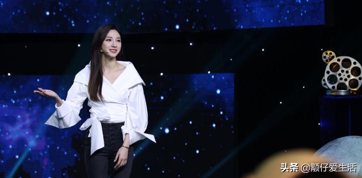 马凡舒参加主持人大赛时的视频,马凡舒十八岁比赛