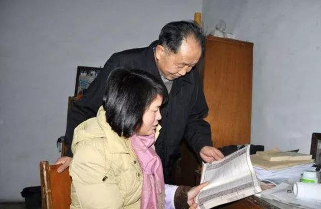 37岁女教师嫁给65岁环卫工,38岁女教师爱上66岁环卫工人