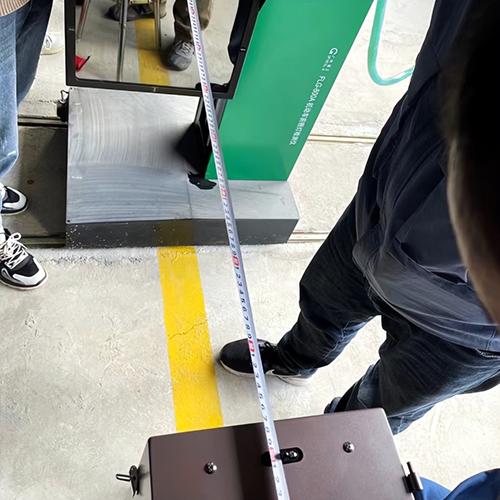 钢卷尺检定装置操作,标准钢卷尺检定规程