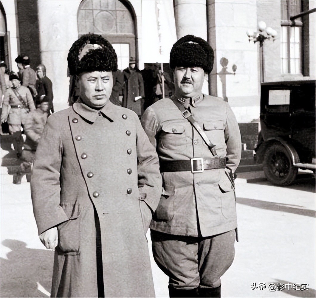 1949年，是谁提议将中南海，作为*党**中央办公地点的？