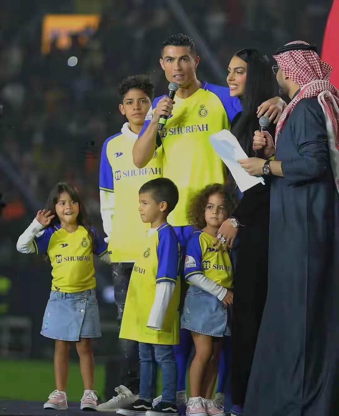 c罗出席乔治娜颁奖典礼,c罗现身乔治娜综艺