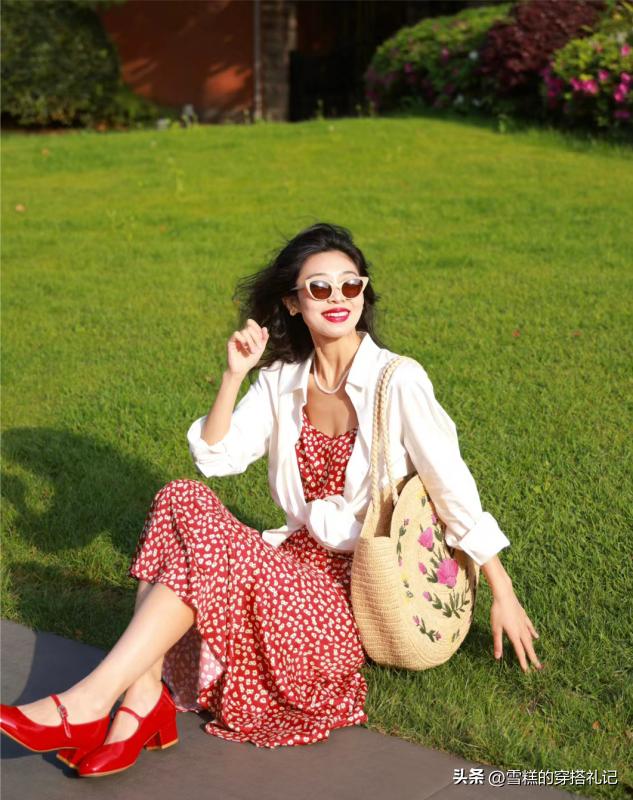 春夏穿“鞋”，最好不要选这3个颜色！俗气显脚黑不说，还显廉价