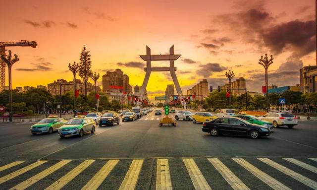 西宁是三高一低的城市吗,西宁成为二线城市