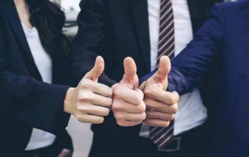 十大名人创业成功的故事简短版,餐饮饼类小吃创业成功故事