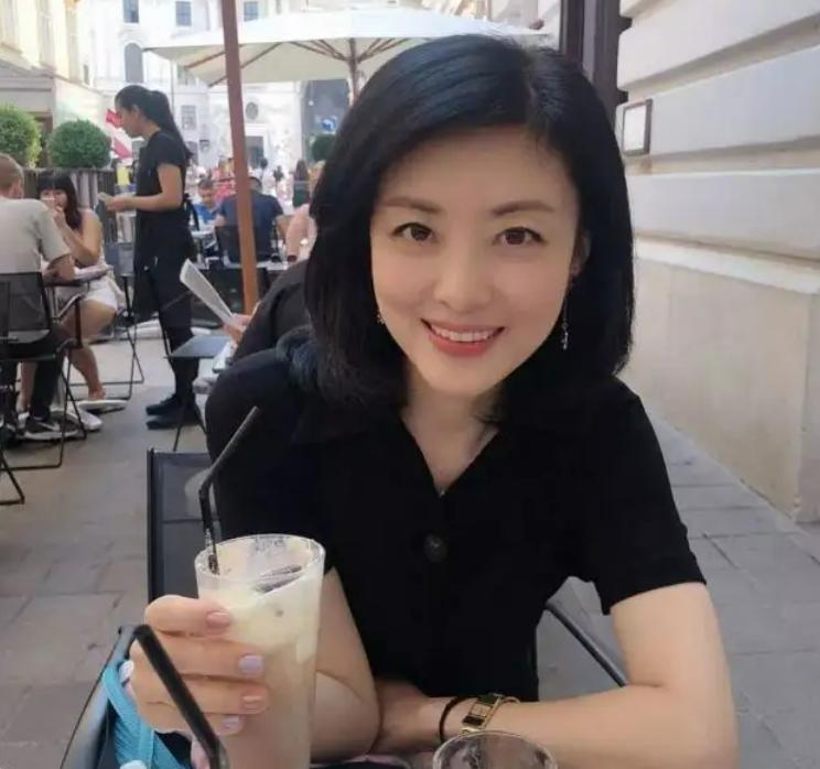 主持人周涛：与姚科离婚后，转身再嫁富豪，直言对女儿心中有愧