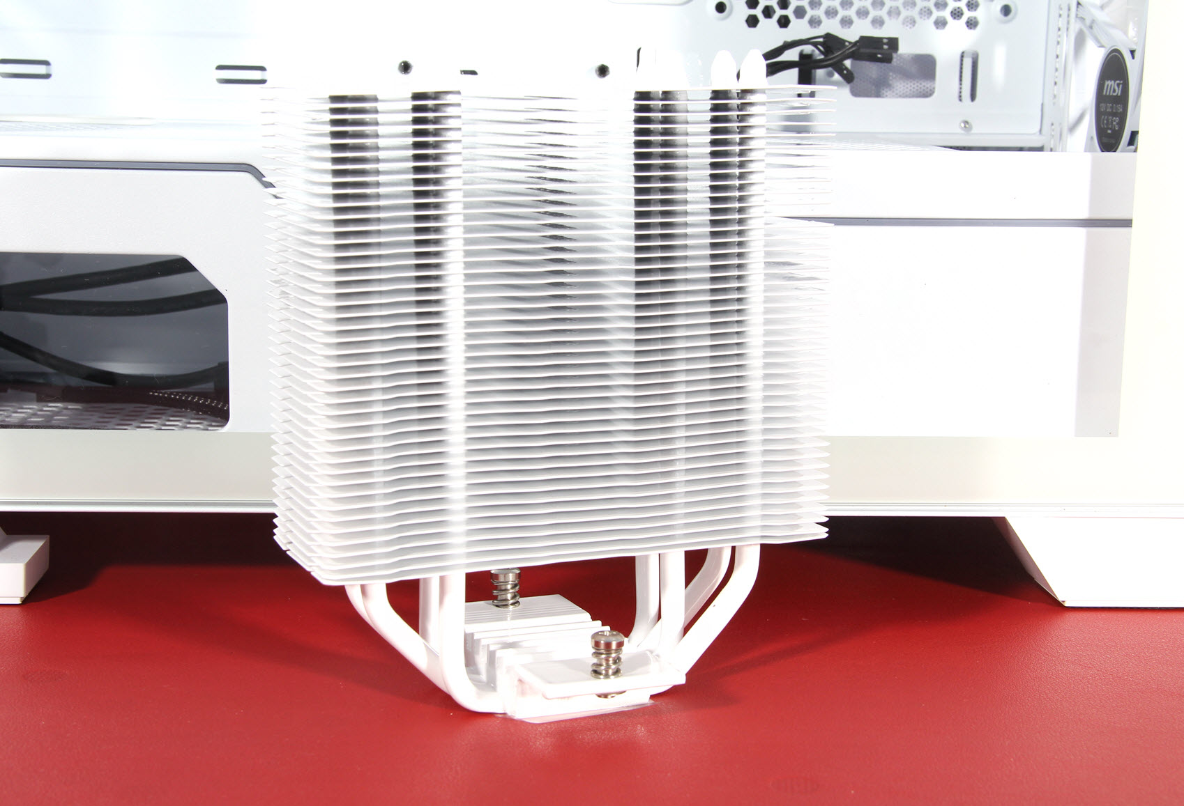 全风扇装机爱不爱？细数新机箱里的八把风扇