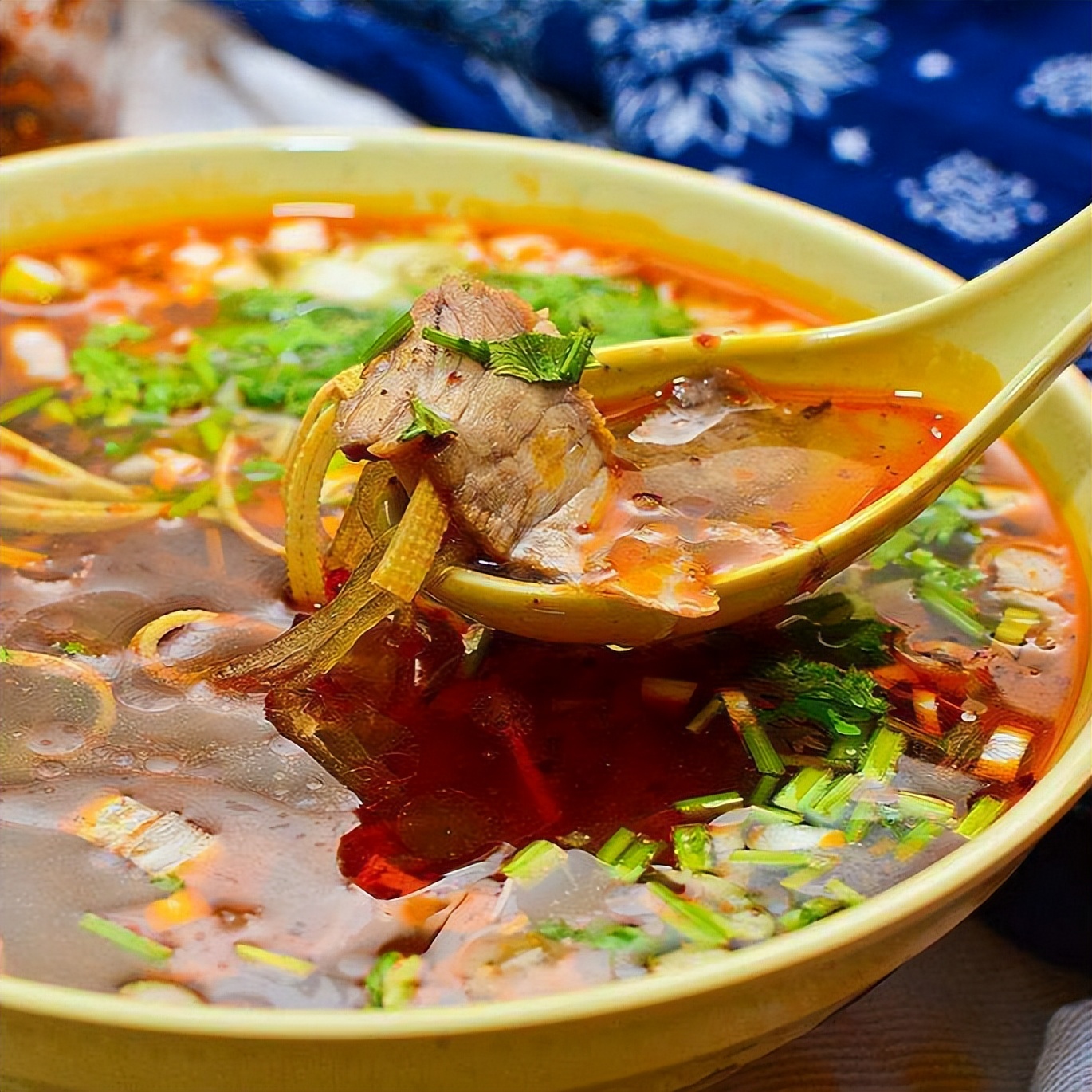 南京本地人吃的小吃最强攻略,南京夫子庙必吃小吃金陵一绝