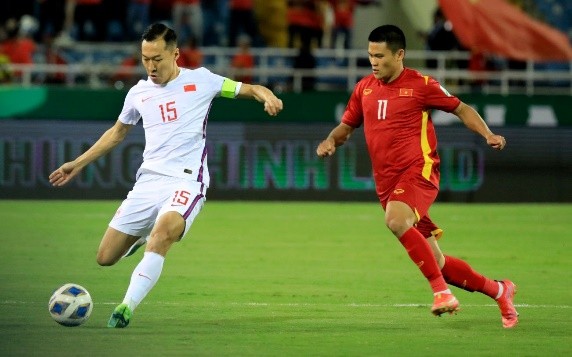 中国男足1:3完败于越南,中国男足1-3不敌韩国