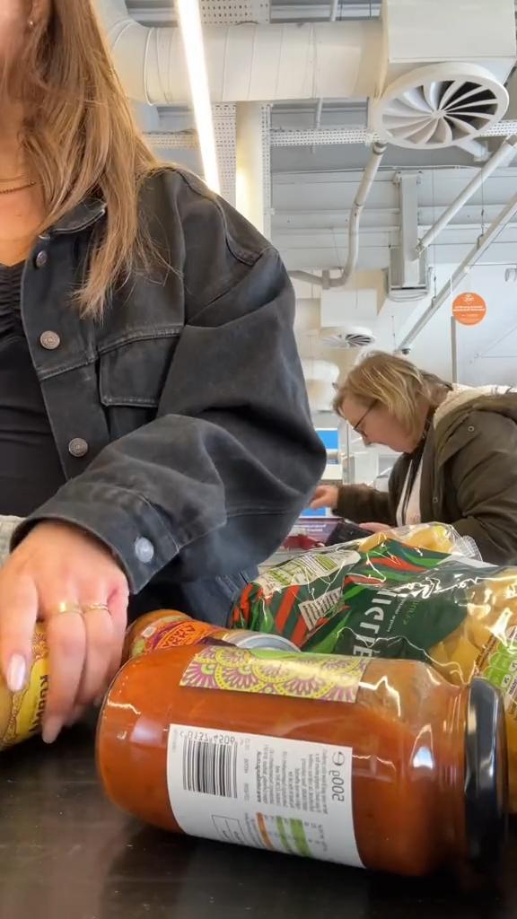 国外超市路人买单,外国人在超市给陌生人买单