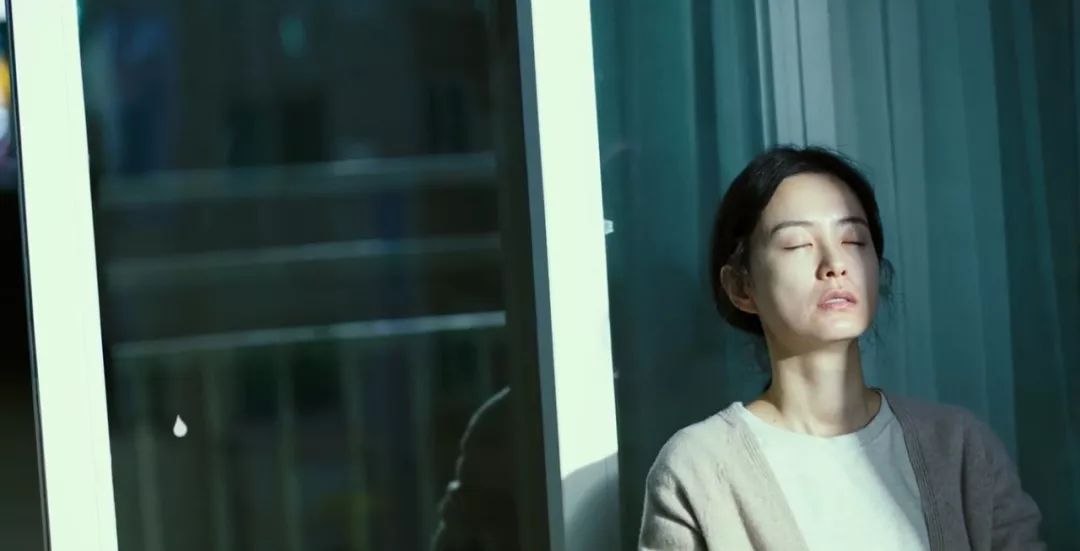 35岁二胎妈妈深夜哭了,35岁的二胎妈妈哭了