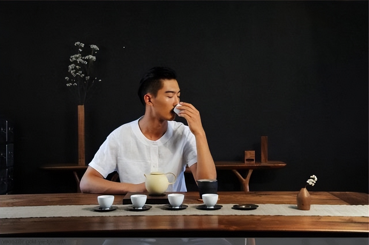 拍马溜须是什么成语,溜须拍马的成语