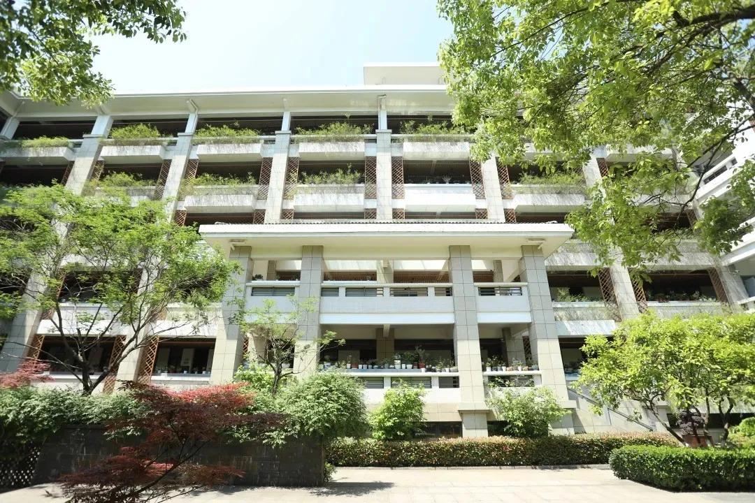 杭二和学军高考哪个好,杭二中和学军中学哪个分数高