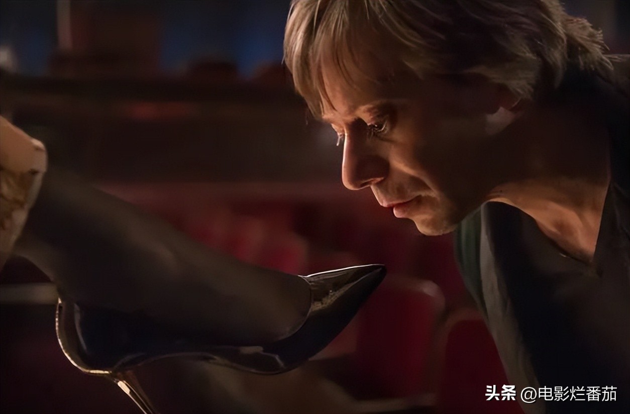 1万美金舔脚半小时？导演昆汀被曝恋足癖，影片多次出现脚的场景