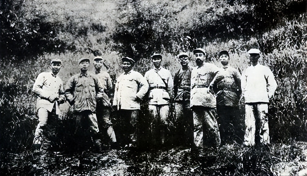 国防大学教授撰文深切缅怀*德生李**将军