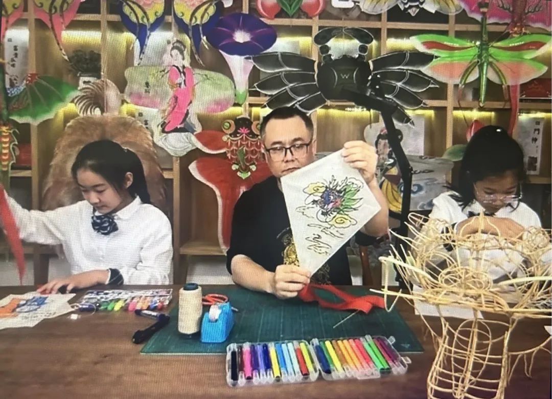 【原创】银线连四海风筝传友谊