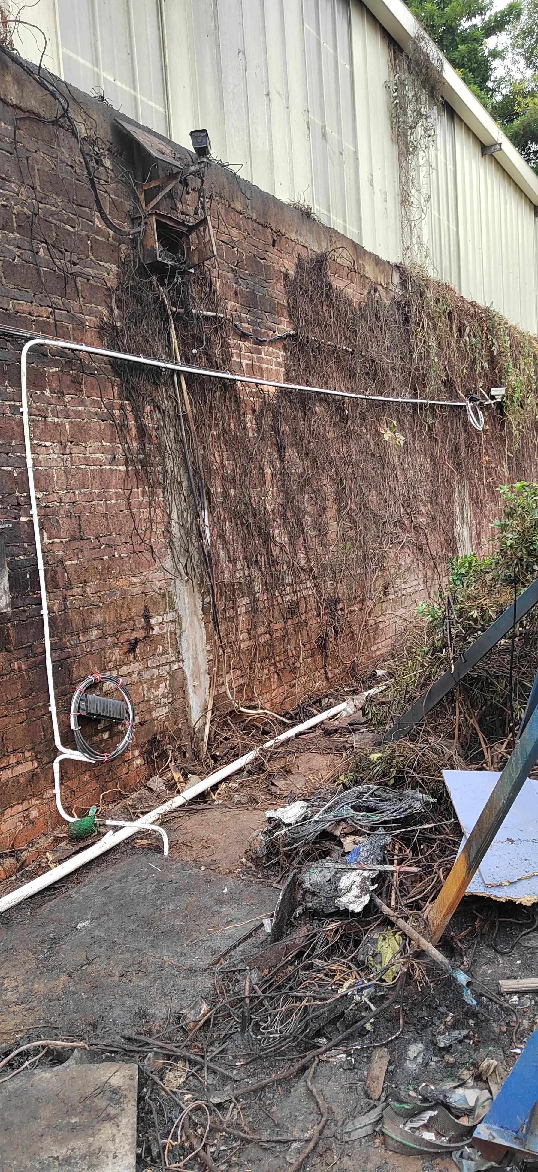 庭院监控摄像头安装教程,围墙上的监控摄像头怎么接