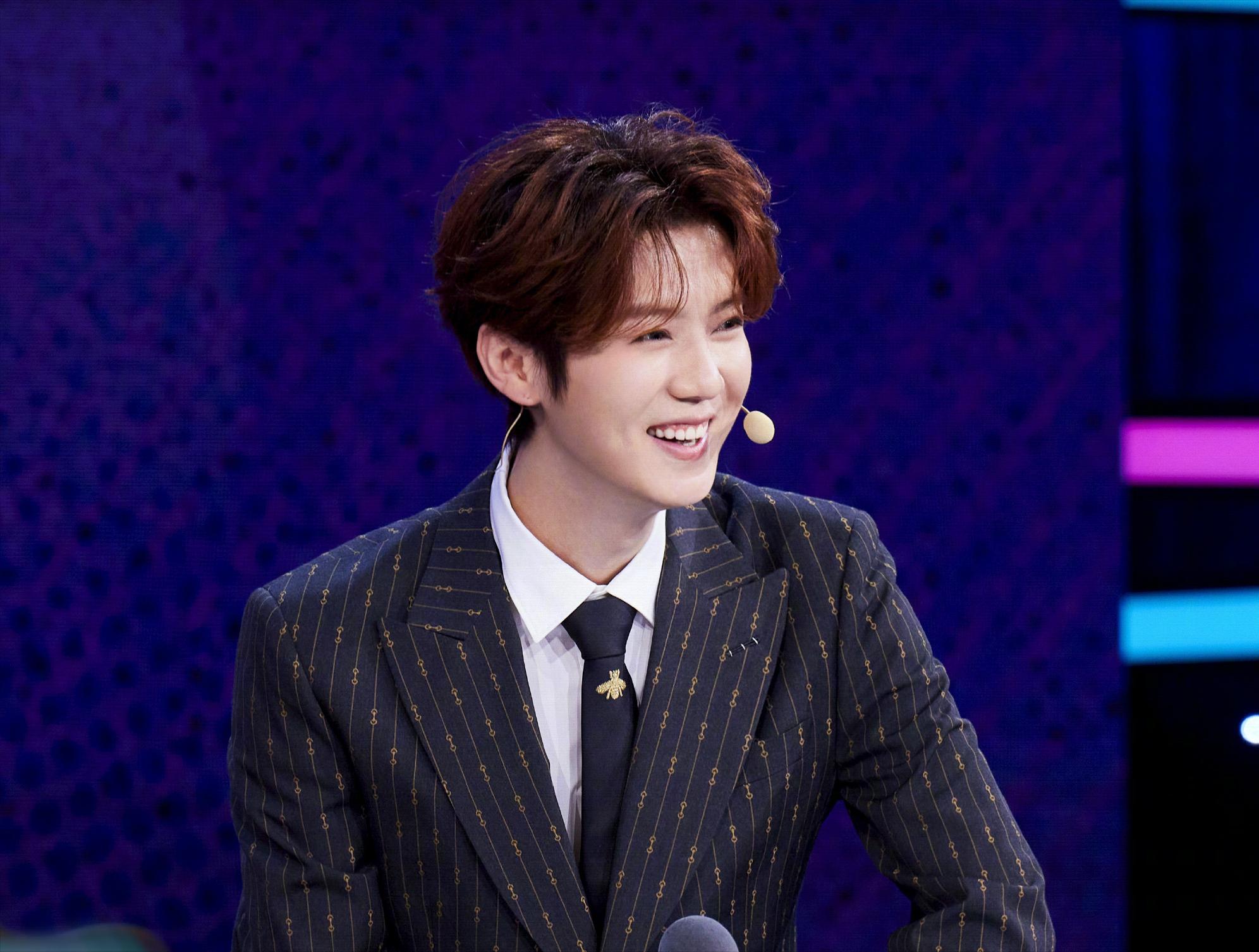 世界杯鹿晗解说员直播回放,鹿晗超级话题阅读量破千亿