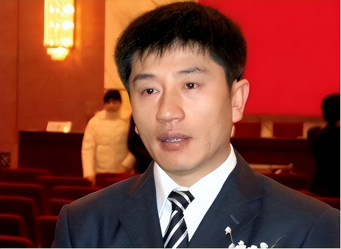 赵本山幕后金主，花百万买手机号，最终为何锒铛入狱?