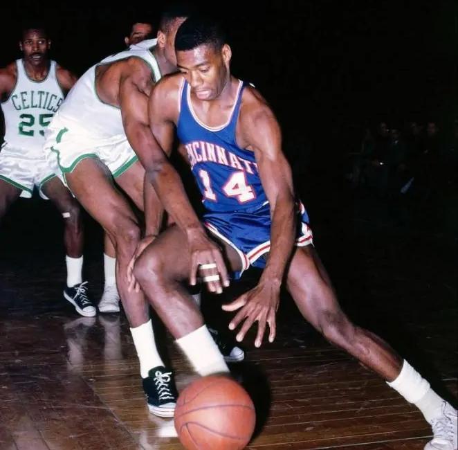 十大球星第十位奥尼尔,nba前五中锋奥尼尔