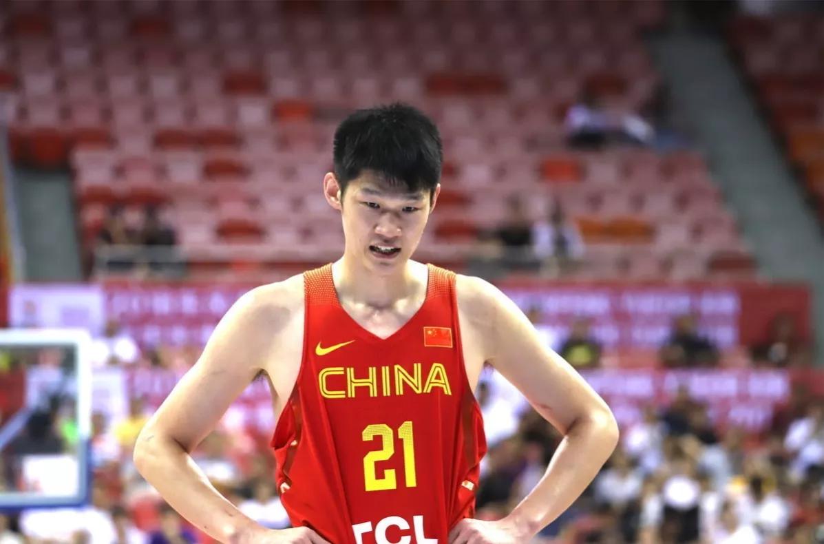 中国男篮最强阵容姚明易建联,男篮周琦易建联十佳球