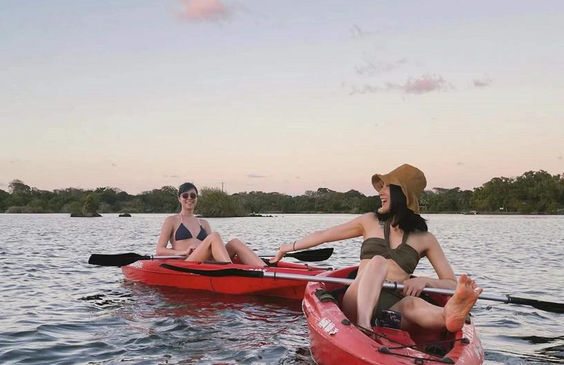 陈赫前妻许婧晒出海旅游照,陈赫前妻许婧穿搭