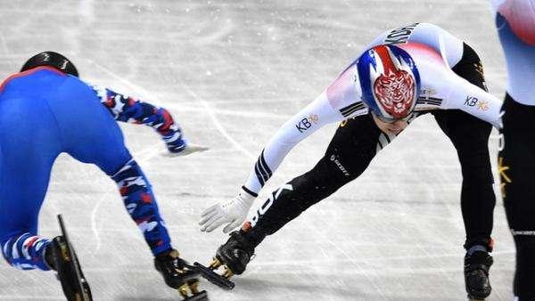 短道速滑冰刀伤人冠军,短道速滑故意犯规怎么判罚