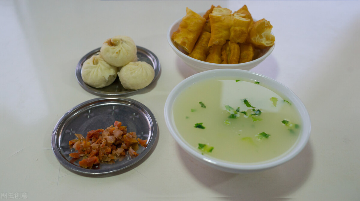 10岁小孩晚餐吃饭有利长高,小孩晚餐吃什么营养又长高