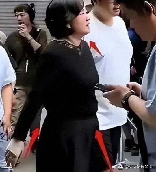 曝贾玲为新剧减肥100斤！瘦到了双眼皮的程度，简直就是女神啊！