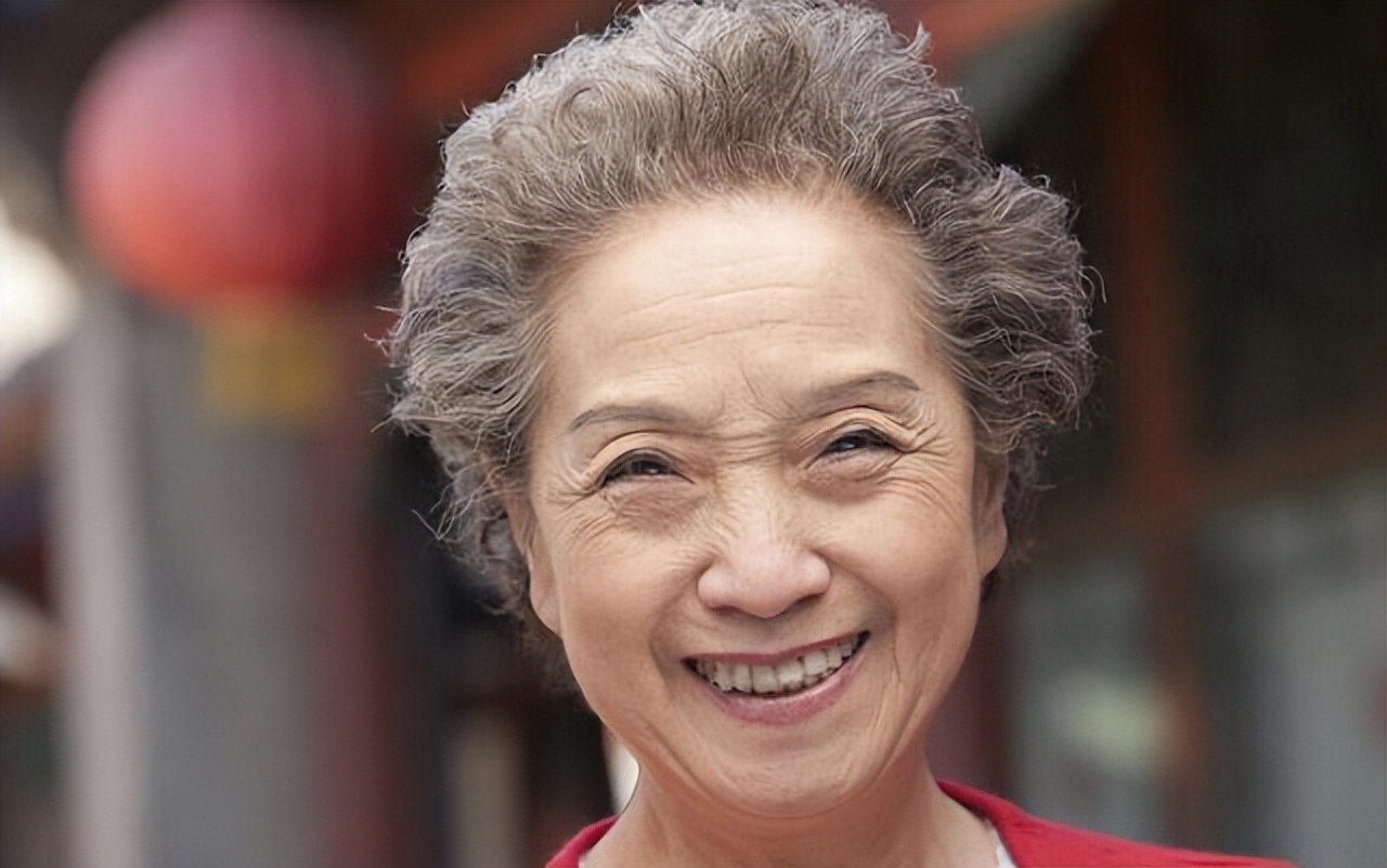 牙膏治疗老年斑小妙招,用生姜和牙膏祛老年斑哪个好