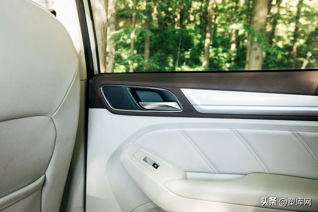 工程塑料在汽车上的应用,汽车工程塑料门