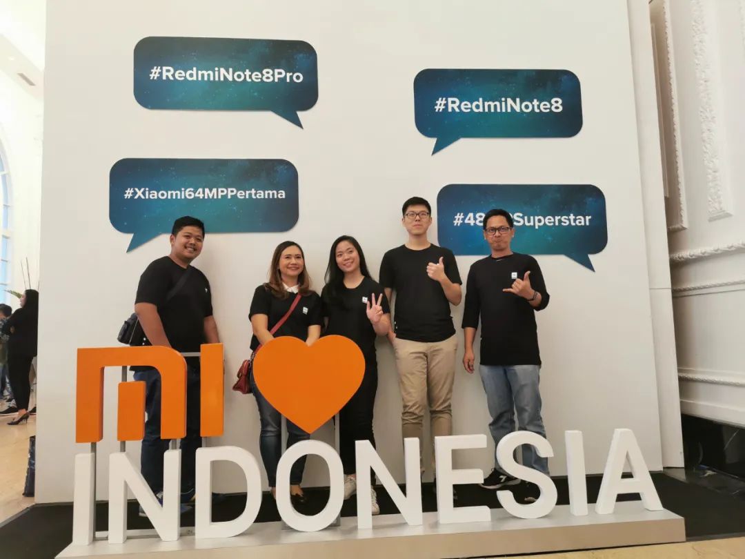 地球另一边的人们是倒着吗,地球另一侧的人不会掉下去吗