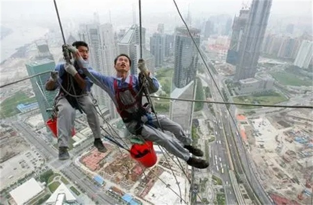 离死亡最近的职业,高空工作坠落死亡事件