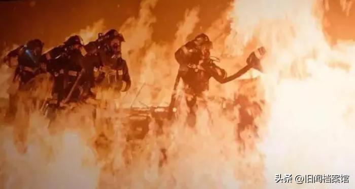 天津港火灾牺牲了多少名消防人员,消防员救火天津港大爆炸完整视频
