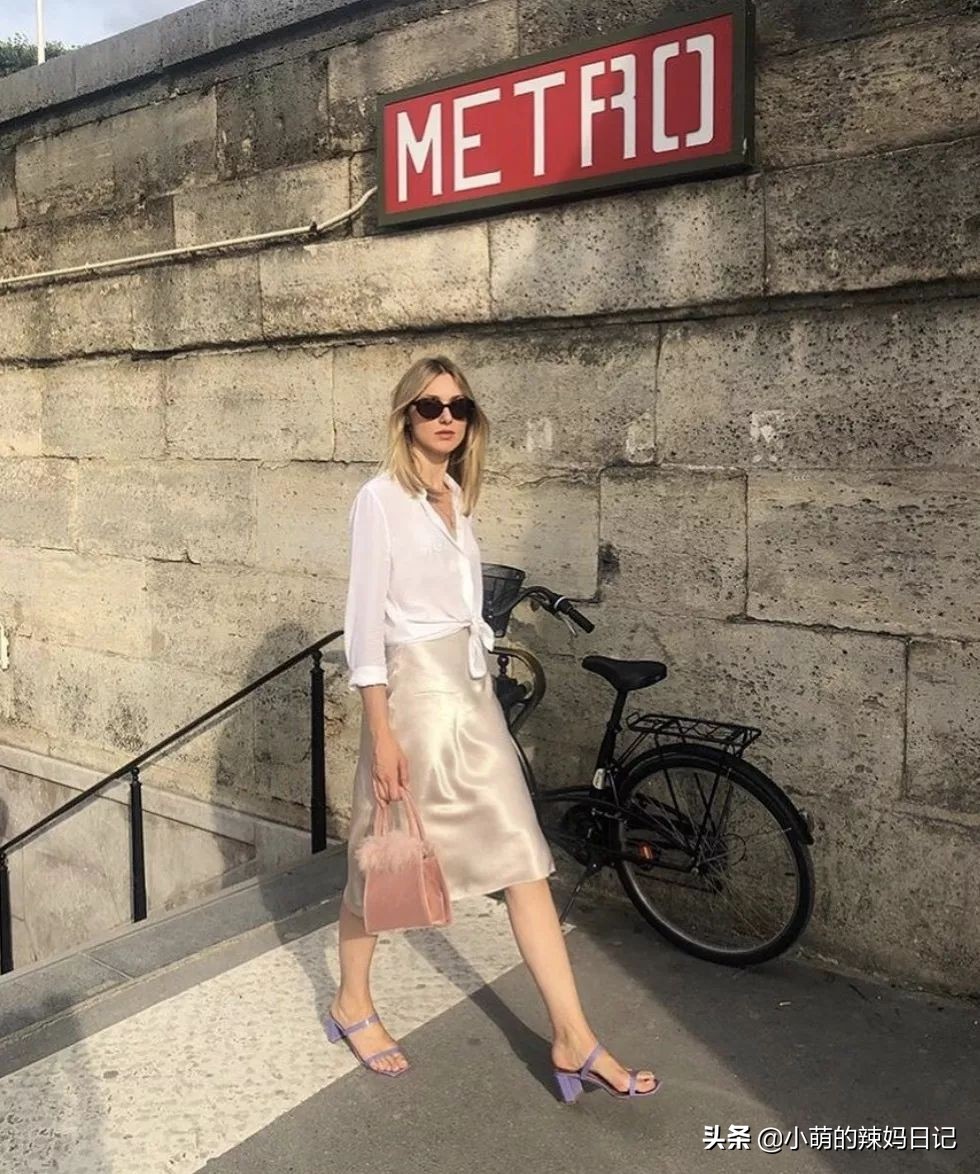 扔掉你的运动鞋，太捂脚！今年推荐这双“夏季鞋”，舒适又显高