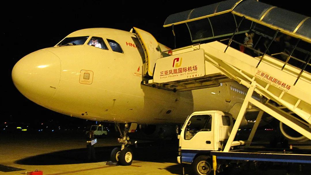 经停需要下飞机吗,经停45分钟用下飞机吗