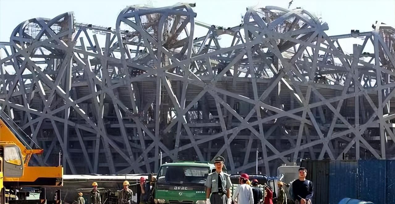 引起热议耗资34亿建造的鸟巢,当年修建鸟巢花了34亿