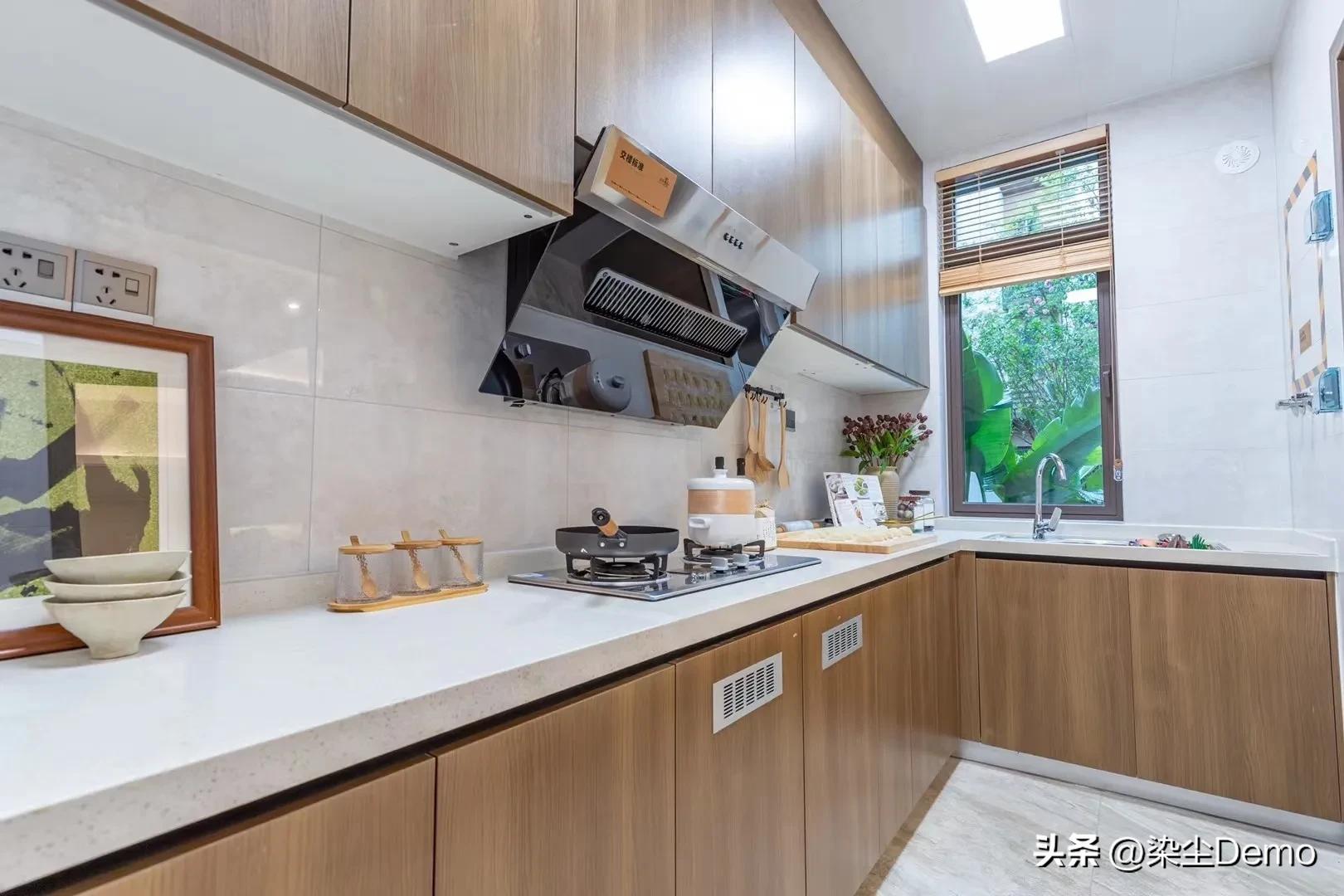 广东佛山烂尾别墅区,广东佛山大山烂尾楼别墅