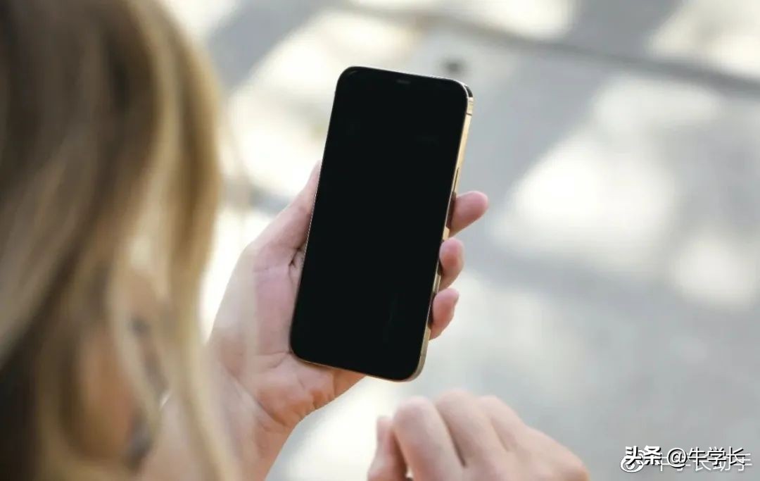 苹果手机黑屏打不开怎么办,苹果手机黑屏但是有声音屏幕不亮