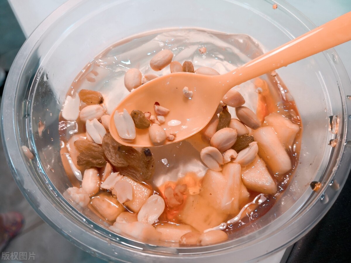 摆摊轻松月入过万,体验摆摊赚钱的真实经历