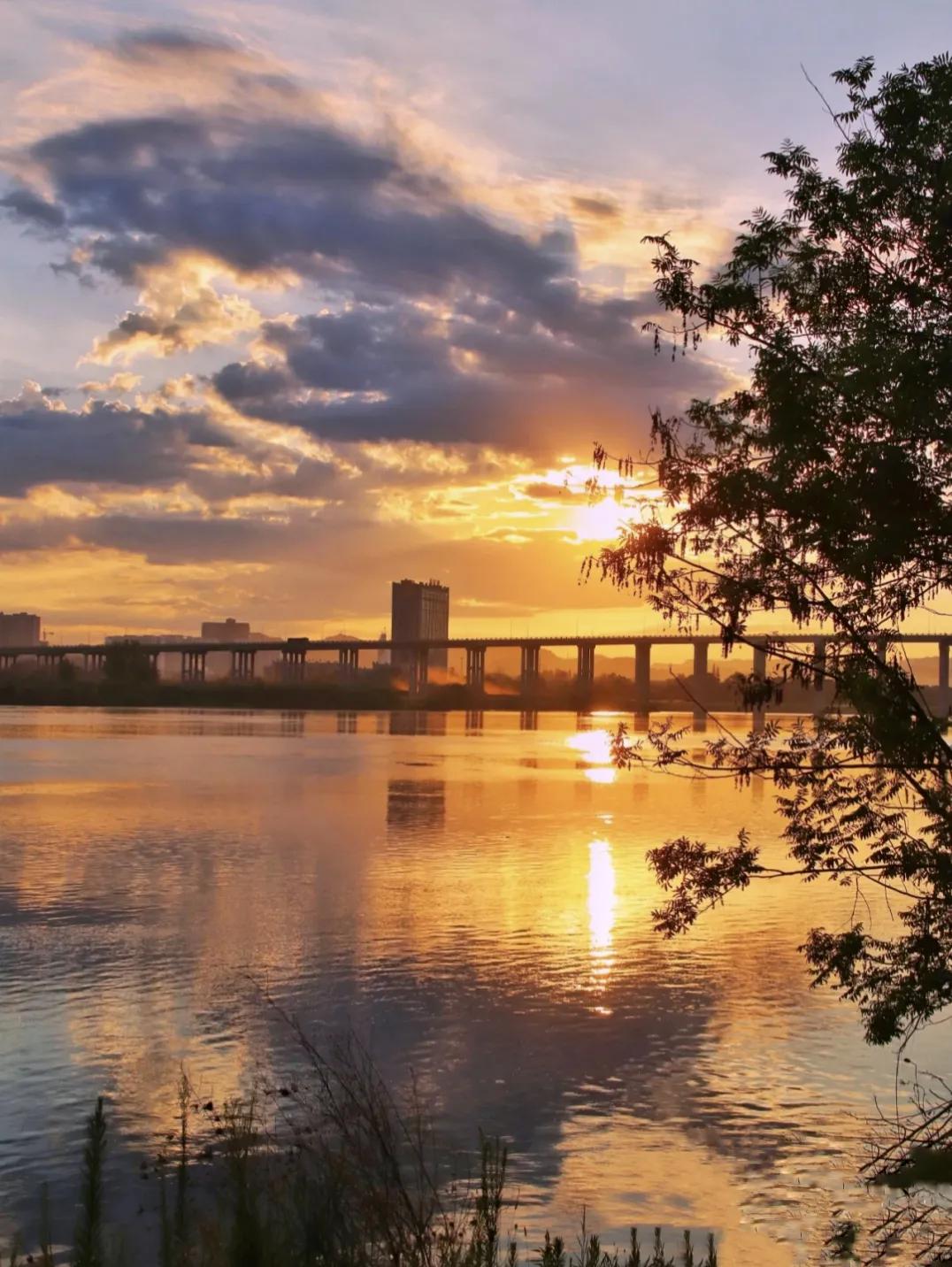 山水之城美丽之地重庆视频,山水之城美丽之地重庆导游比赛