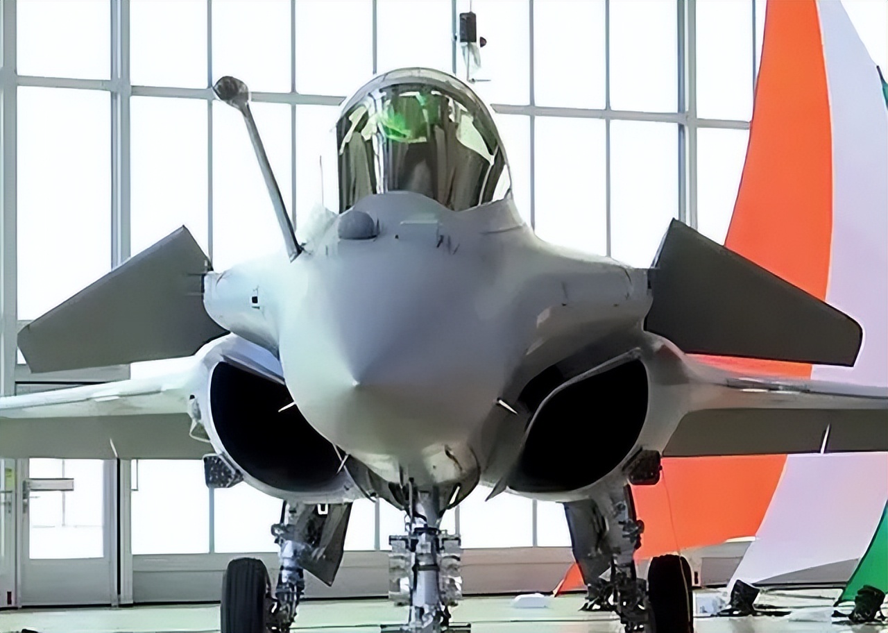 印度为什么花巨资买武器,印度有苏30mki为什么买阵风