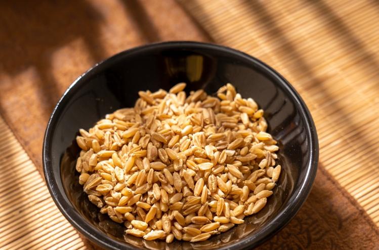 一紧张就出一身汗怎么办,一紧张就出汗的偏方