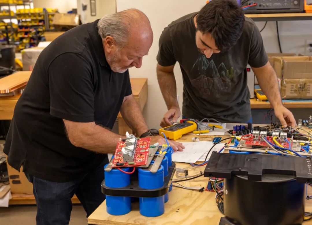 DanD’AgostinoRelentlessPre前级+Epic1600单声道后级