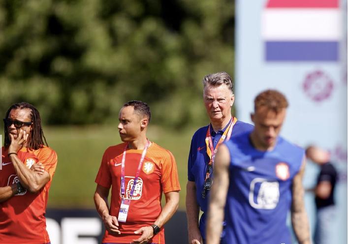 世界杯塞内加尔vs荷兰几个角球,世界杯塞内加尔vs瑞士